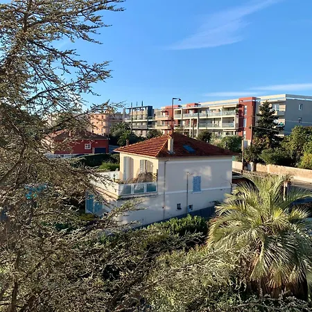 Tente * Antibes